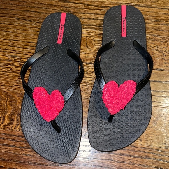 Ipanema heart flip-flops 🖤💓🖤💓 - Picture 1 of 4